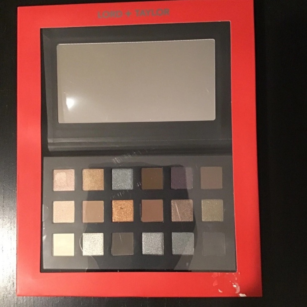 Lord & Taylor 18 Multi-Color Eyeshadow Set